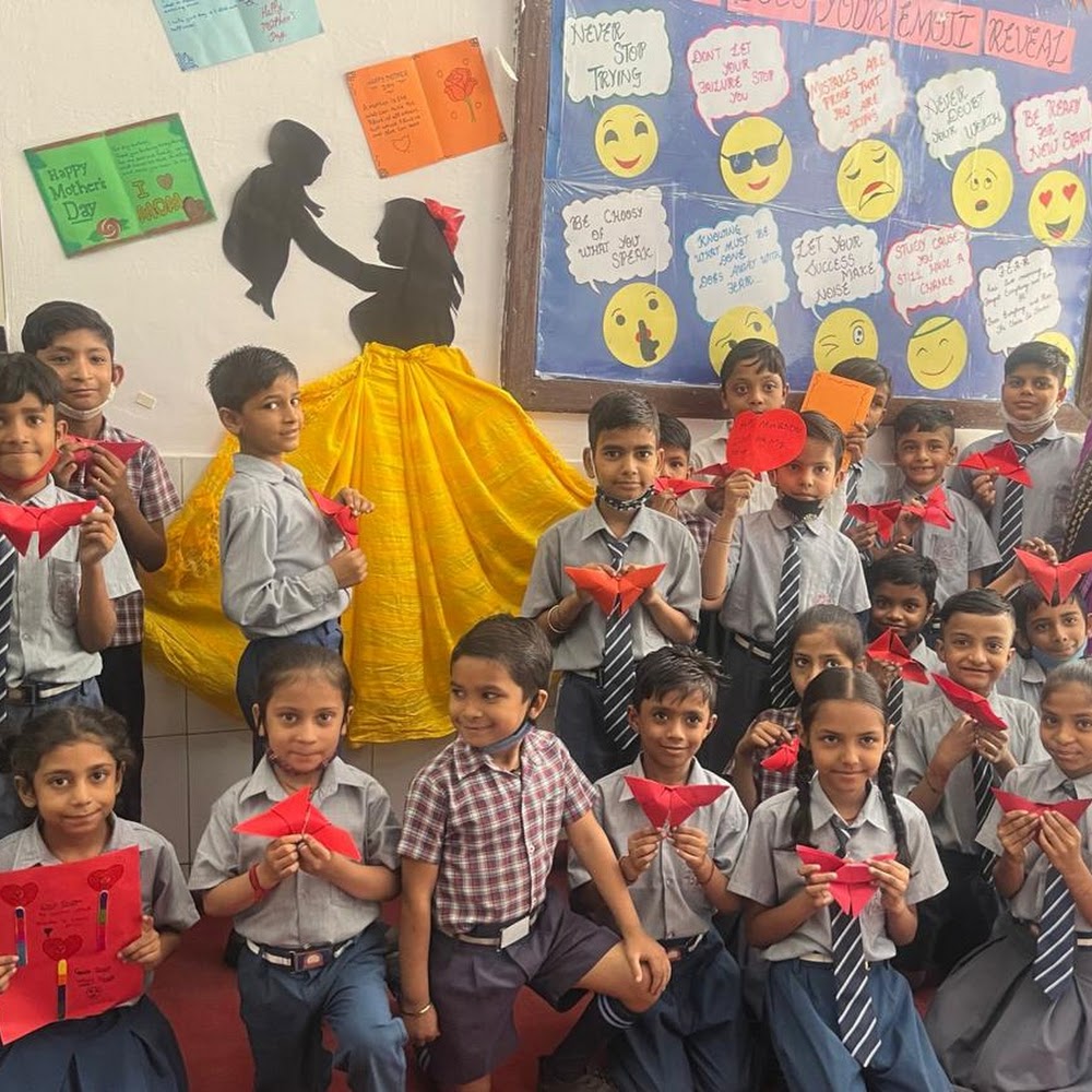 Arya Public School